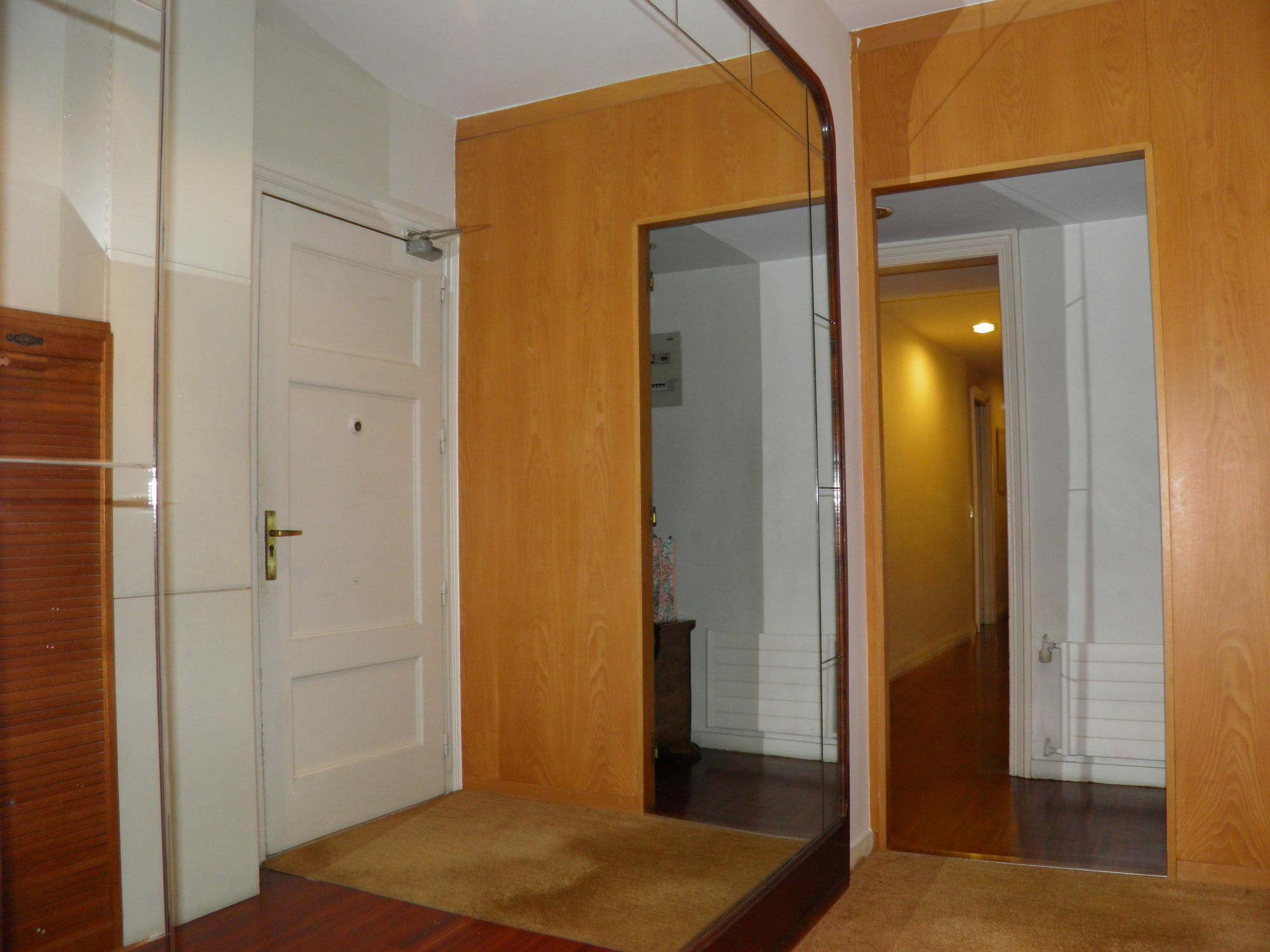 Suitur Courtyard Apartment Барселона Экстерьер фото